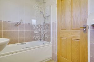 Bathroom:- click for photo gallery